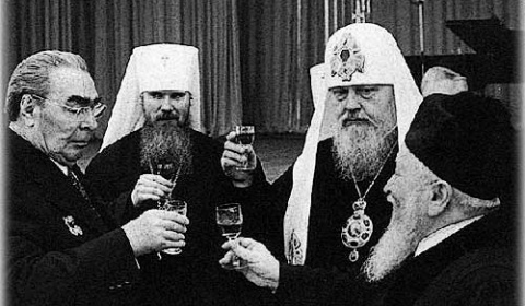 Как взаимодействовала церковь с властью во времена СССР?