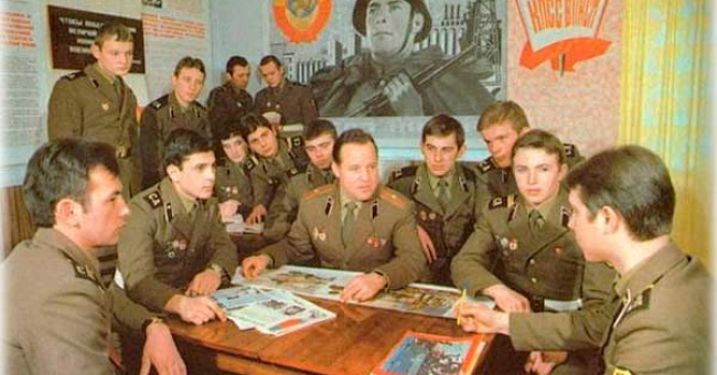 Кто такой замполит в Советской Армии