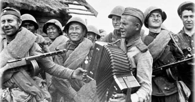 Под какие песни ходили в атаку солдаты красной армии